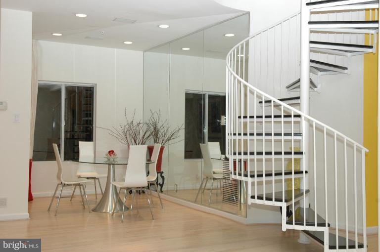 12101 Riverview Road Fort Washington, MD 20744 - Photo 4 of 13 Circular staircase