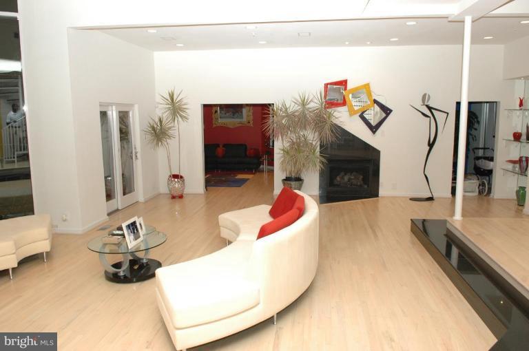 12101 Riverview Road Fort Washington, MD 20744 - Photo 6 of 13 Great Room
