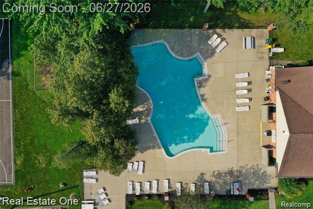 1222 Kings Cove Court, Unit 244 Rochester, MI 48306 - Photo 33 of 44 Community pool for Summer fun!