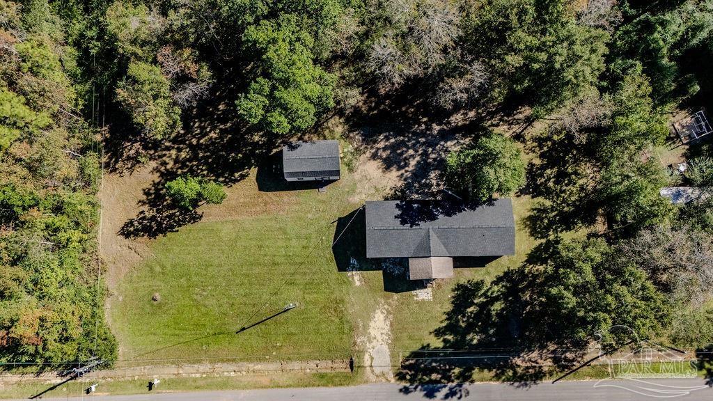 226 Madrid Road Cantonment, FL 32533 - Photo 6 of 29