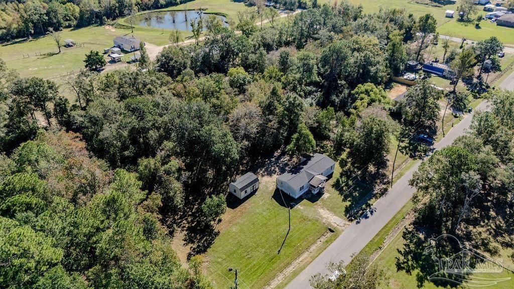 226 Madrid Road Cantonment, FL 32533 - Photo 7 of 29