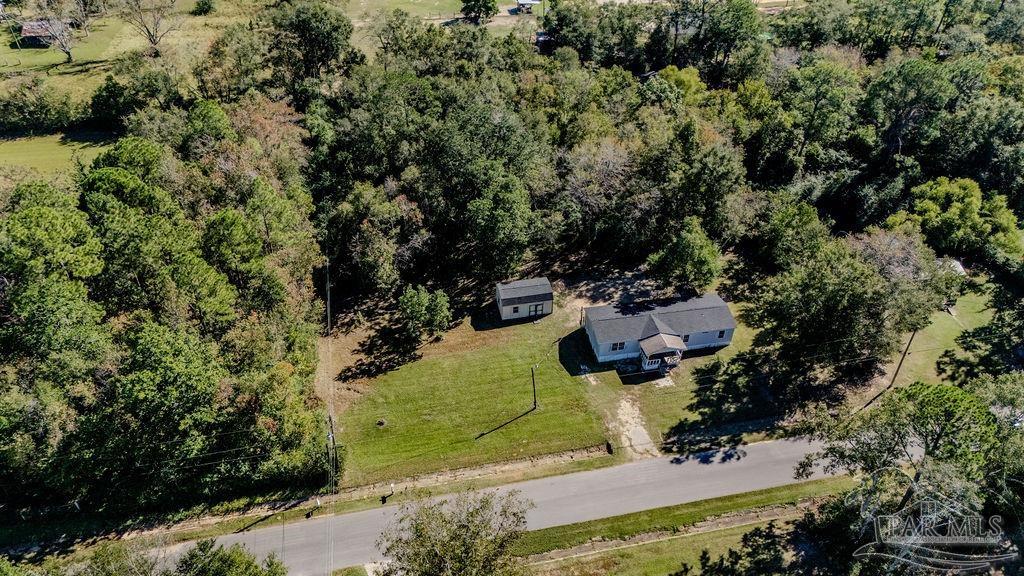226 Madrid Road Cantonment, FL 32533 - Photo 8 of 29