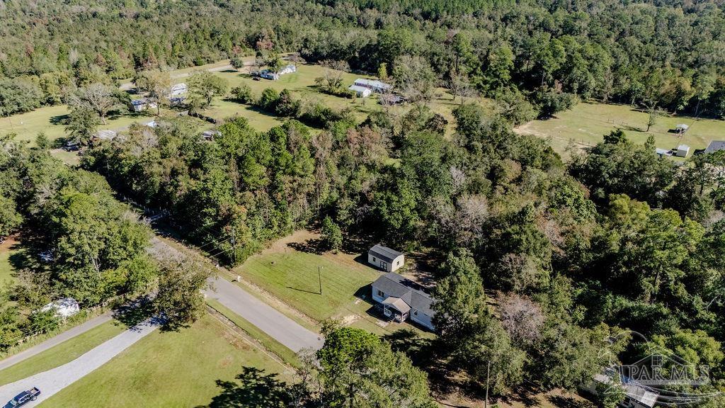 226 Madrid Road Cantonment, FL 32533 - Photo 9 of 29