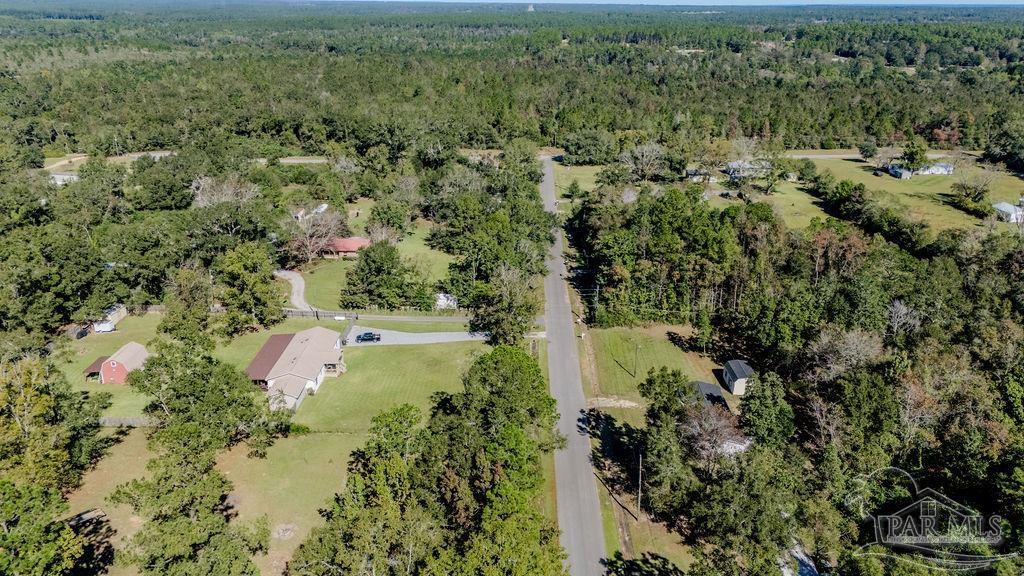 226 Madrid Road Cantonment, FL 32533 - Photo 10 of 29