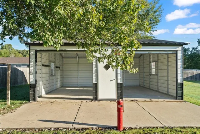 a view of a garage