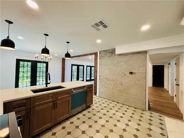 $350,000 | 121 Azalea Court East, Pineville, LA 71360