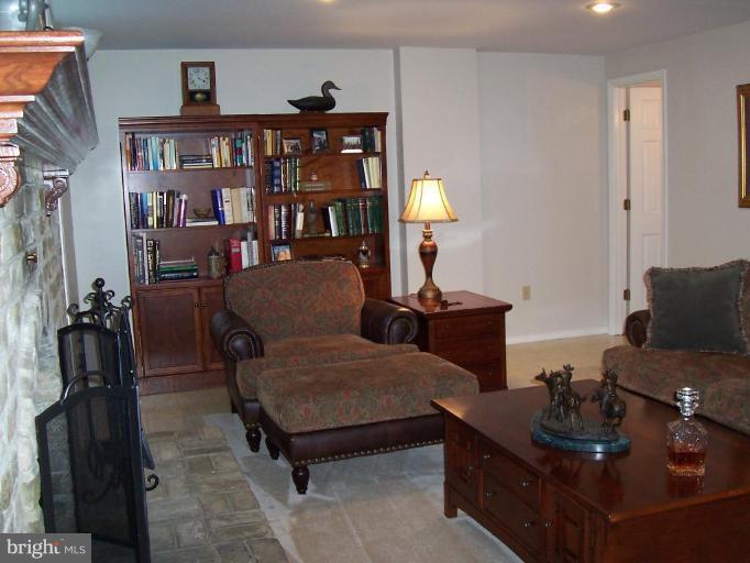 8309 Hollow Road Middletown, MD 21769 - Photo 17 of 25 Family Room