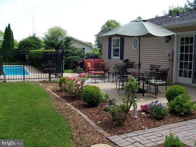 8309 Hollow Road Middletown, MD 21769 - Photo 4 of 25 Patio