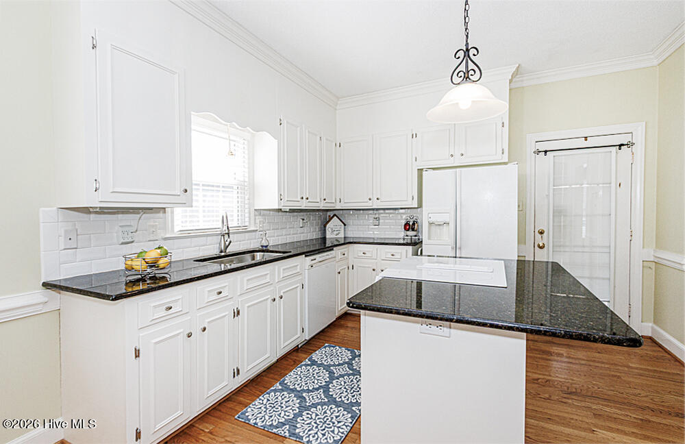 4016 Carybrook Road Rocky Mount, NC 27803 - Photo 3 of 15 JENNAIR Stove and GRANITE counters!