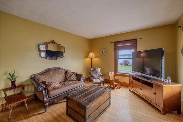 $169,900 | 54 Chapel Street, Seneca Falls, NY 13148