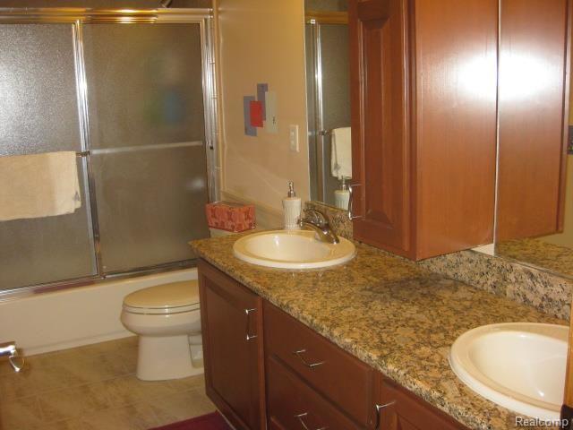 232 Golfview Way Monroe, MI 48162 - Photo 21 of 25 20.jpg