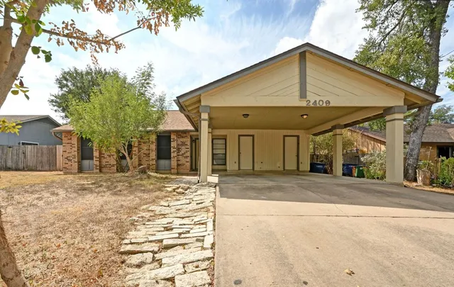 $1,800 | 2409 Berkett Drive, Unit A, Austin, TX 78745