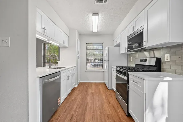 $1,800 | 2409 Berkett Drive, Unit A, Austin, TX 78745