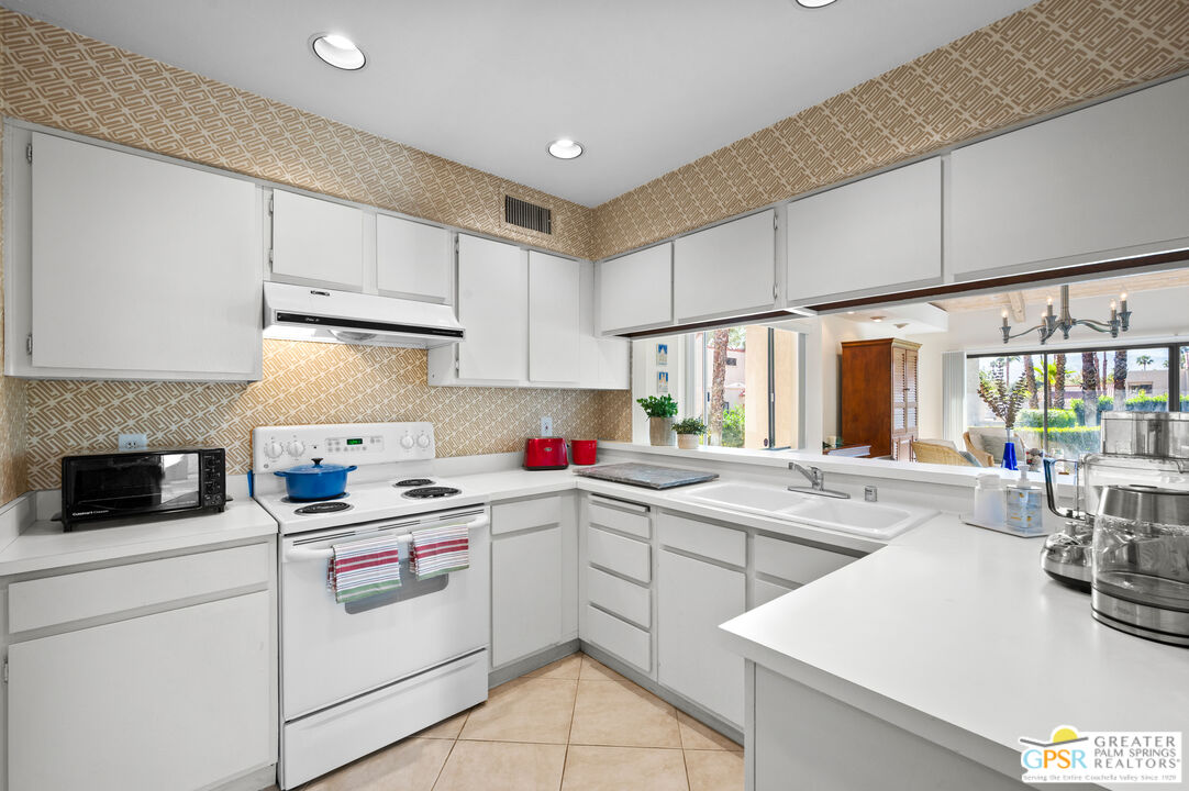 344 Forest Hills Drive Rancho Mirage, CA 92270 - Photo 16 of 32