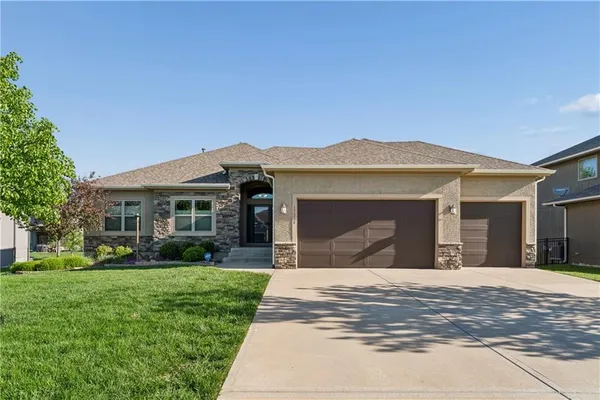 $595,000 | 17218 West 197th Place, Spring Hill, KS 66083