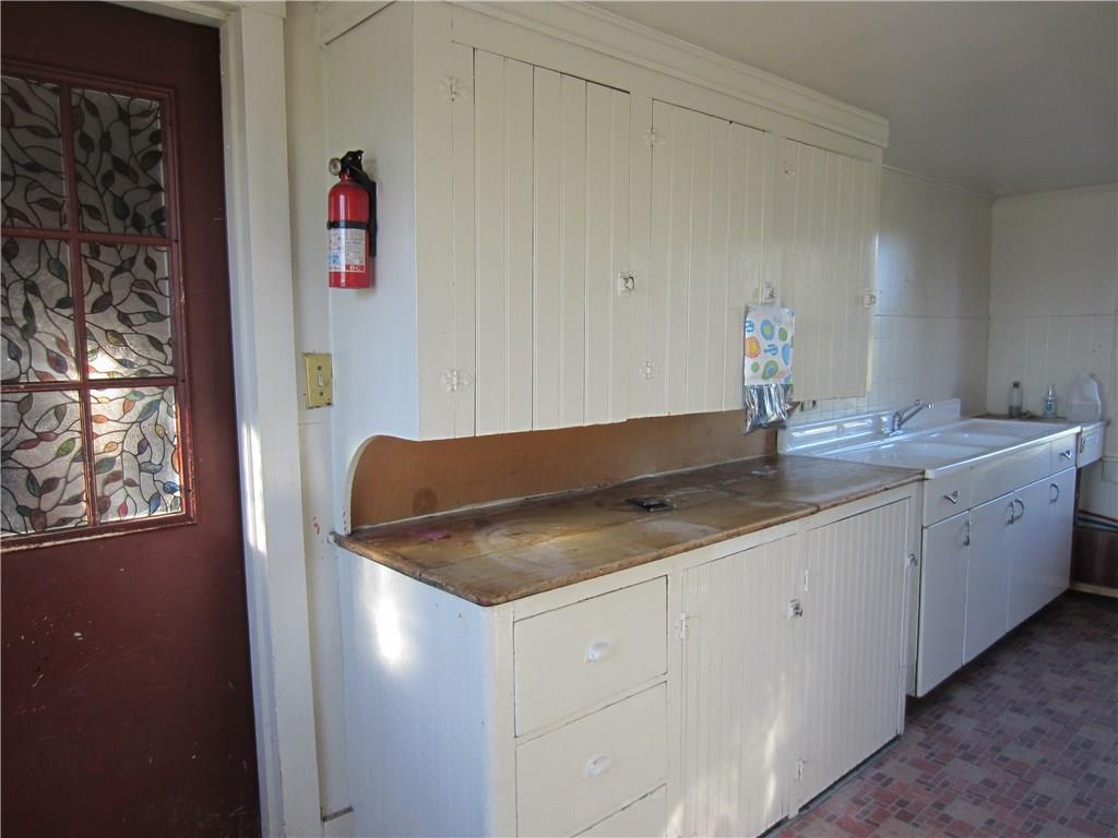111 Fish Hatchery Road Monmouth, ME 04259 - Photo 4 of 31 Farmers kitchen makes a great...
