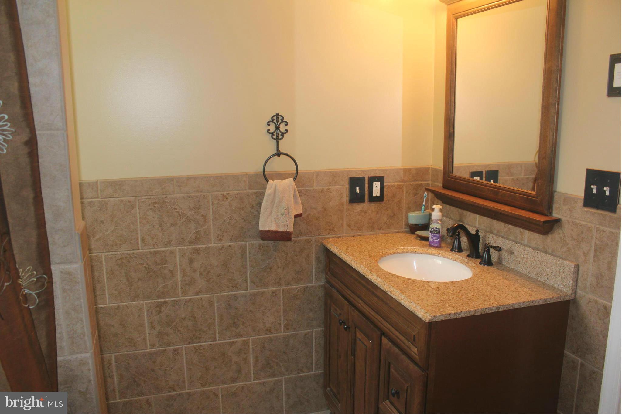 2843 Cub Hill Road Baltimore, MD 21234 - Photo 16 of 30 Bath (Master)