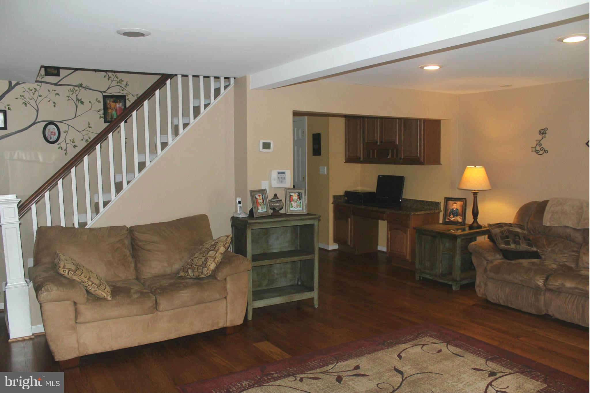 2843 Cub Hill Road Baltimore, MD 21234 - Photo 5 of 30 Living Room