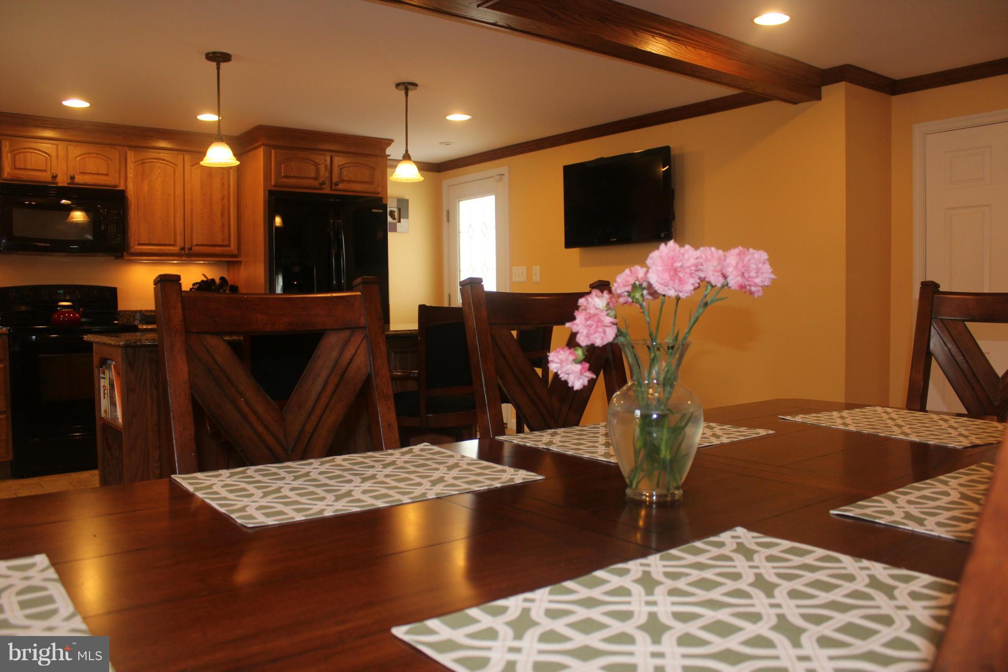 2843 Cub Hill Road Baltimore, MD 21234 - Photo 10 of 30 Kitchen