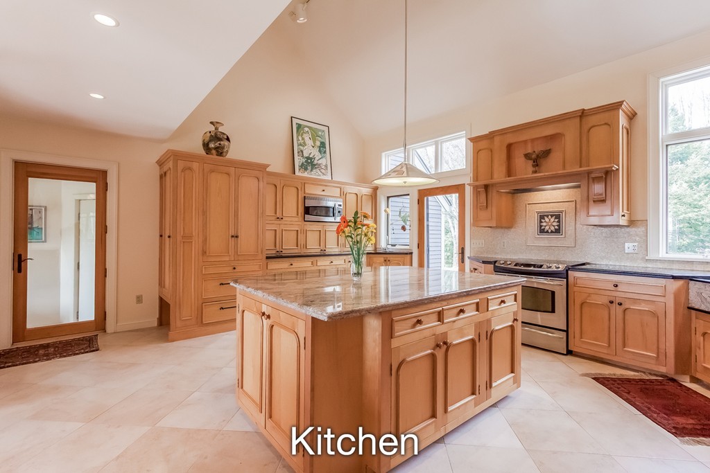 156 Shutesbury Road Amherst, MA 01002 - Photo 7 of 30