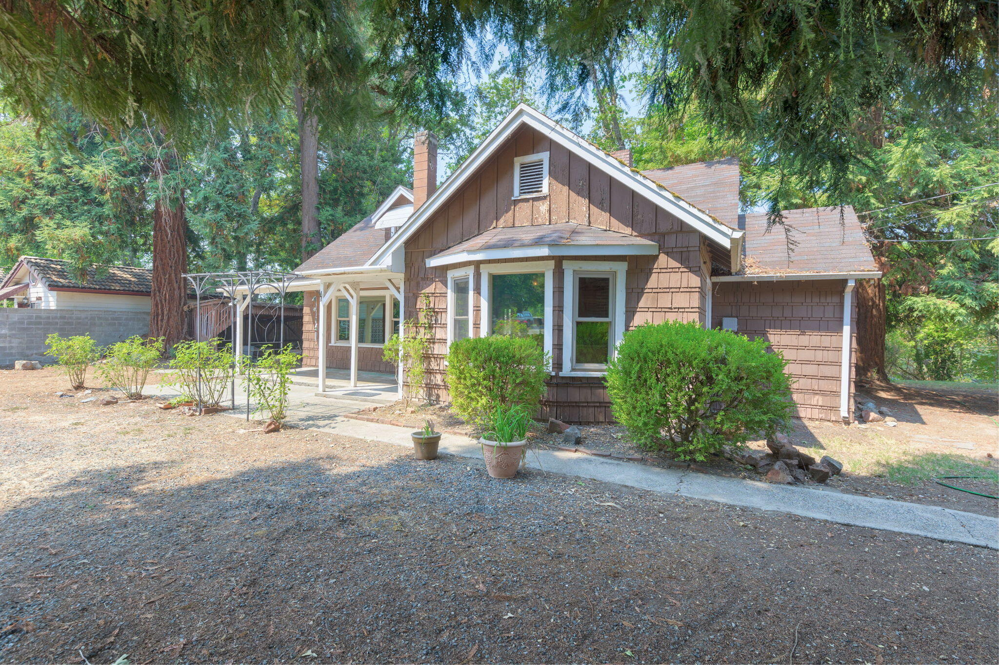 4152 Leonard Road Grants Pass, OR 97527 - Photo 2 of 62 2
