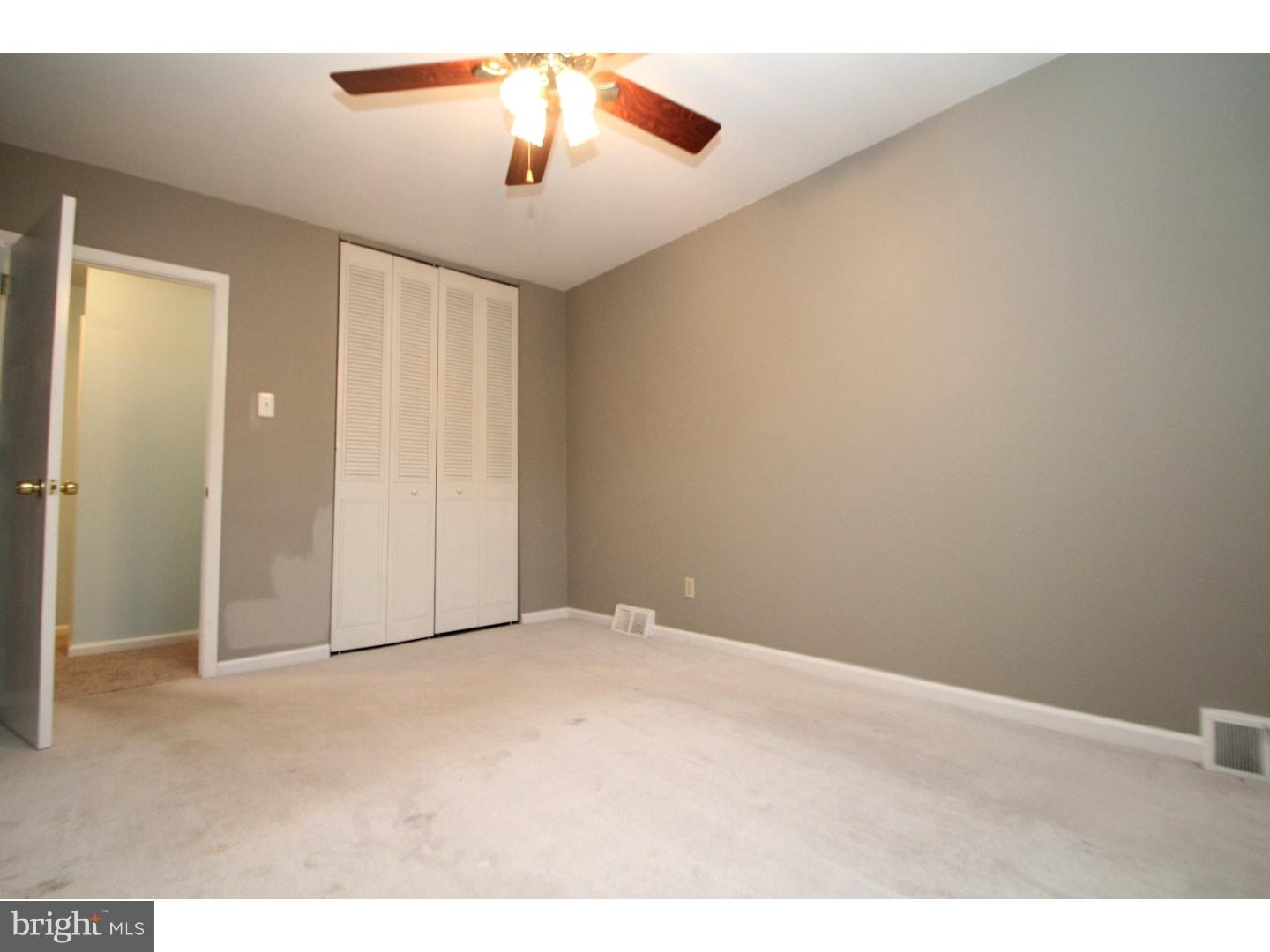 11918 Covert Road Philadelphia, PA 19154 - Photo 21 of 24 Bedroom - Main