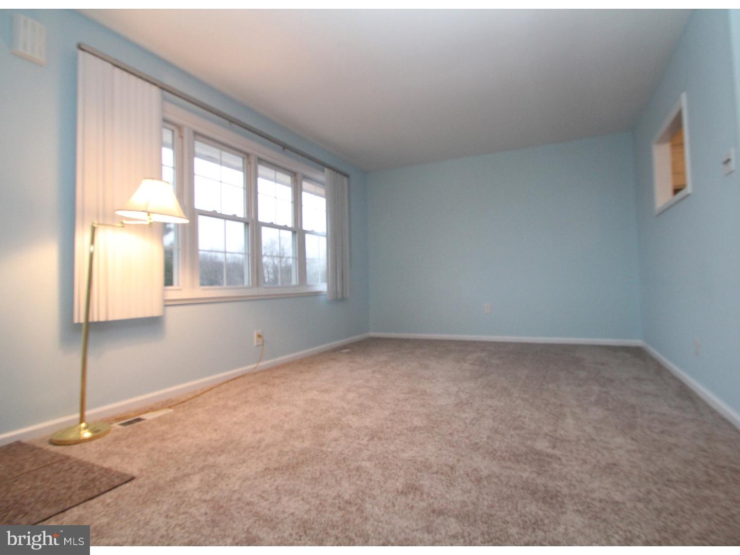 11918 Covert Road Philadelphia, PA 19154 - Photo 10 of 24 Gallery Image 10