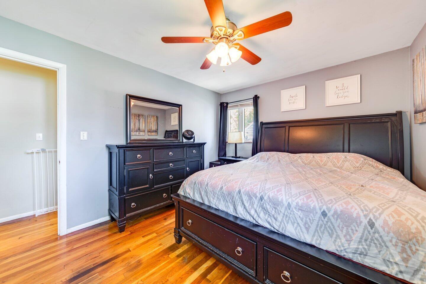 2576 Nottingham Road Columbus, OH 43221 - Photo 17 of 40 Wood floors and plenty of space