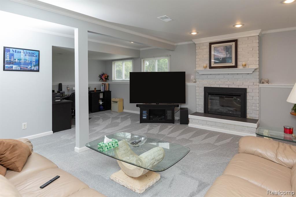 9026 Woodside Road Northville, MI 48167 - Photo 20 of 56