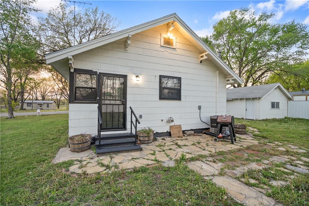 407 Lemon Street Dearing, KS 67340 - Photo 34 of 45