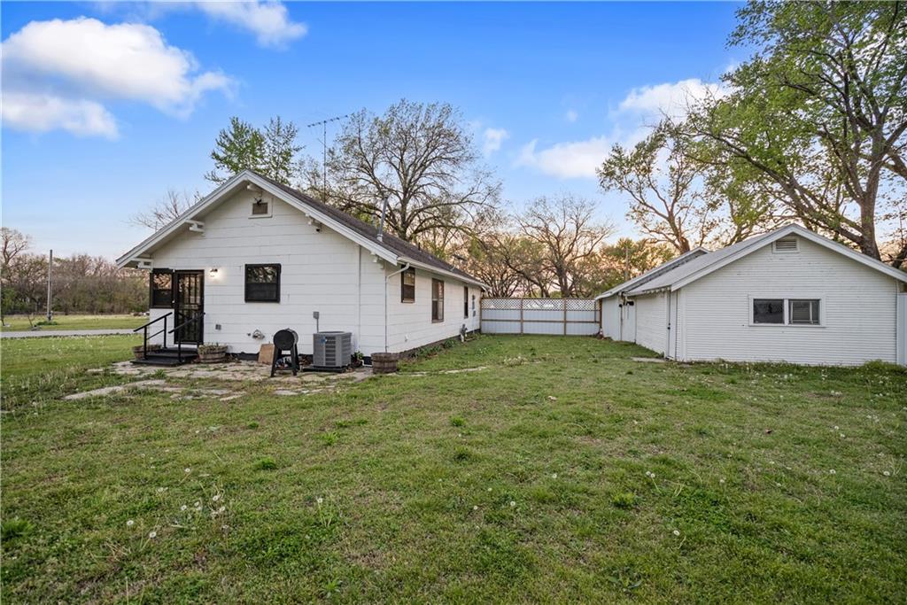 407 Lemon Street Dearing, KS 67340 - Photo 36 of 45