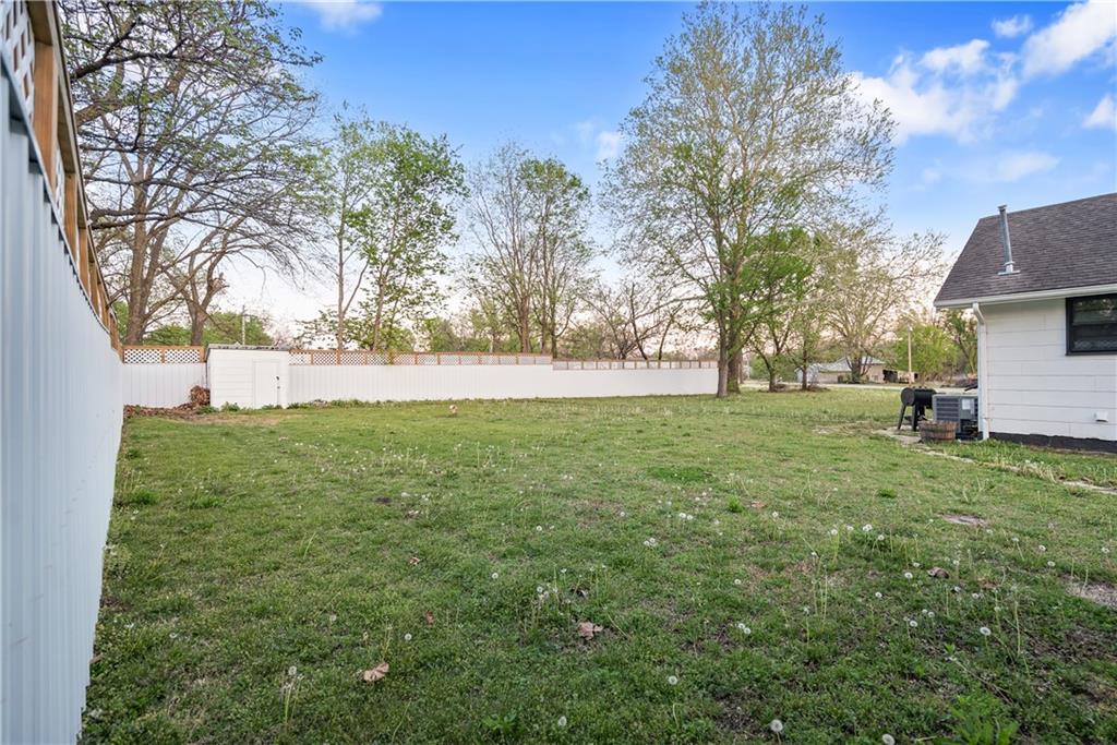 407 Lemon Street Dearing, KS 67340 - Photo 41 of 45