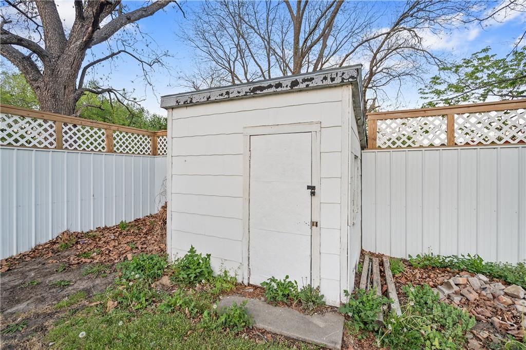 407 Lemon Street Dearing, KS 67340 - Photo 42 of 45