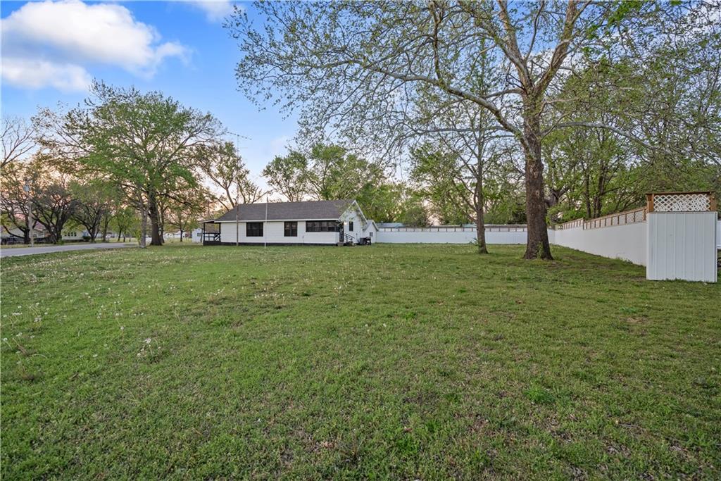 407 Lemon Street Dearing, KS 67340 - Photo 44 of 45