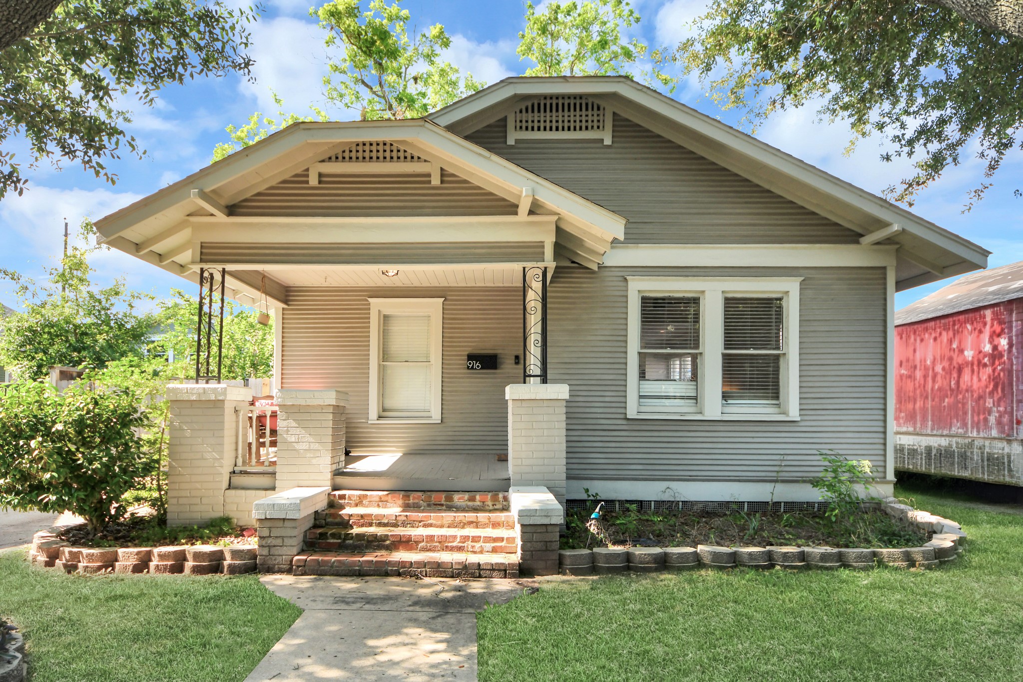 916 West Cottage Street Houston, TX 77009 - Photo 2 of 31