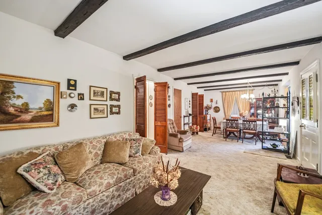 $299,900 | 346 55th Street, Clarendon Hills, IL 60514