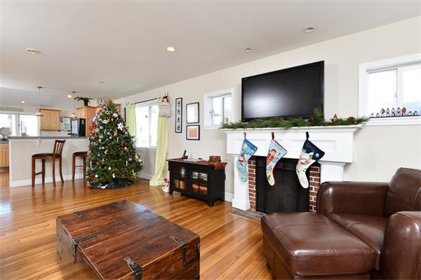 53 Mountford Road Hull, MA 02045 - Photo 2 of 18