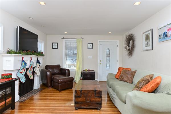 53 Mountford Road Hull, MA 02045 - Photo 4 of 18