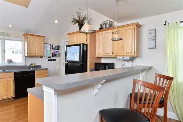 53 Mountford Road Hull, MA 02045 - Photo 5 of 18