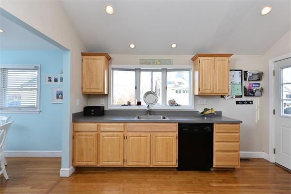 53 Mountford Road Hull, MA 02045 - Photo 6 of 18