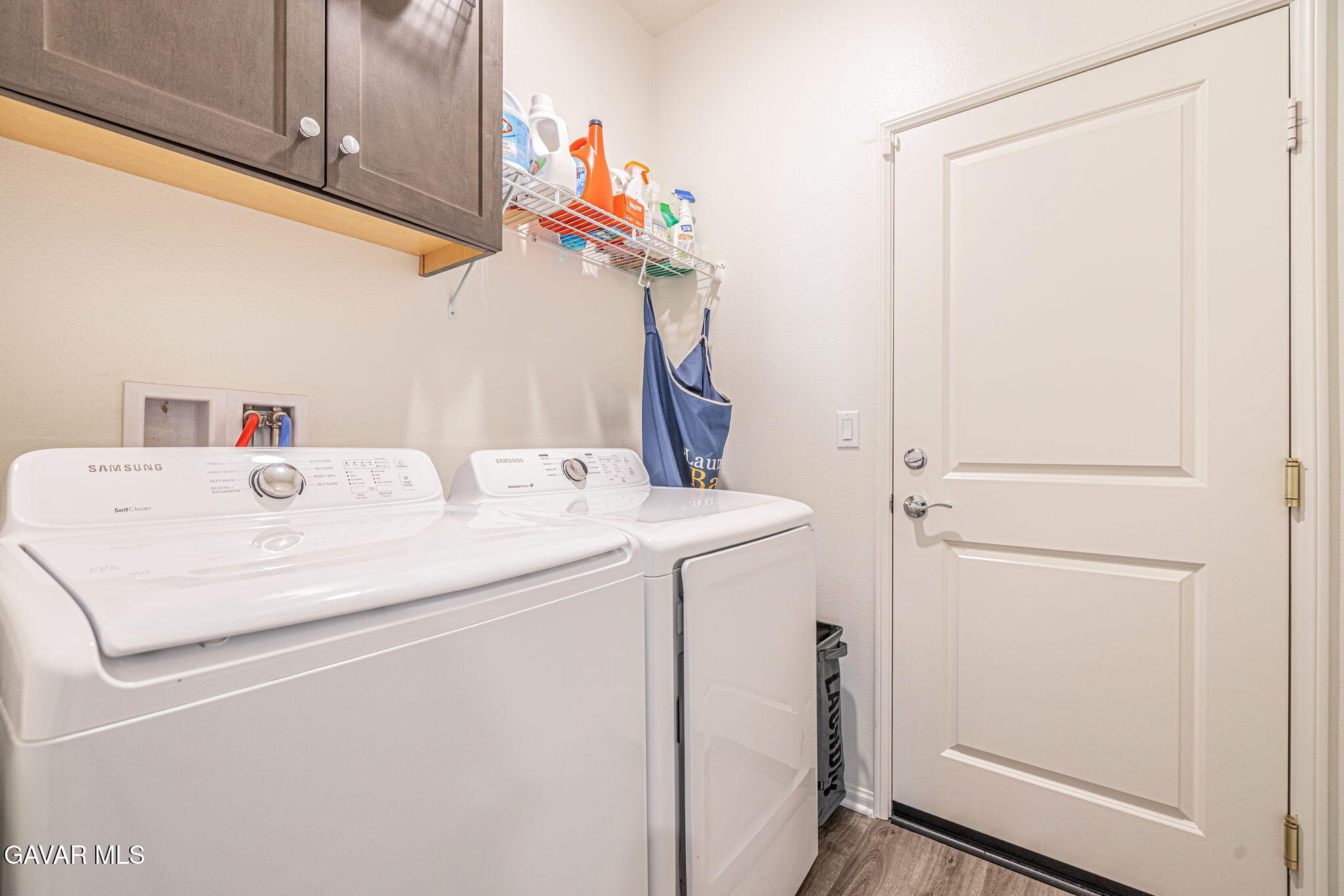 44302 Marbella Street Lancaster, CA 93536 - Photo 20 of 38 a utility room with dryer and washer