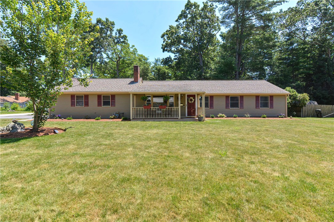 22 Hazelton Road Barrington, RI 02806 - Photo 3 of 30
