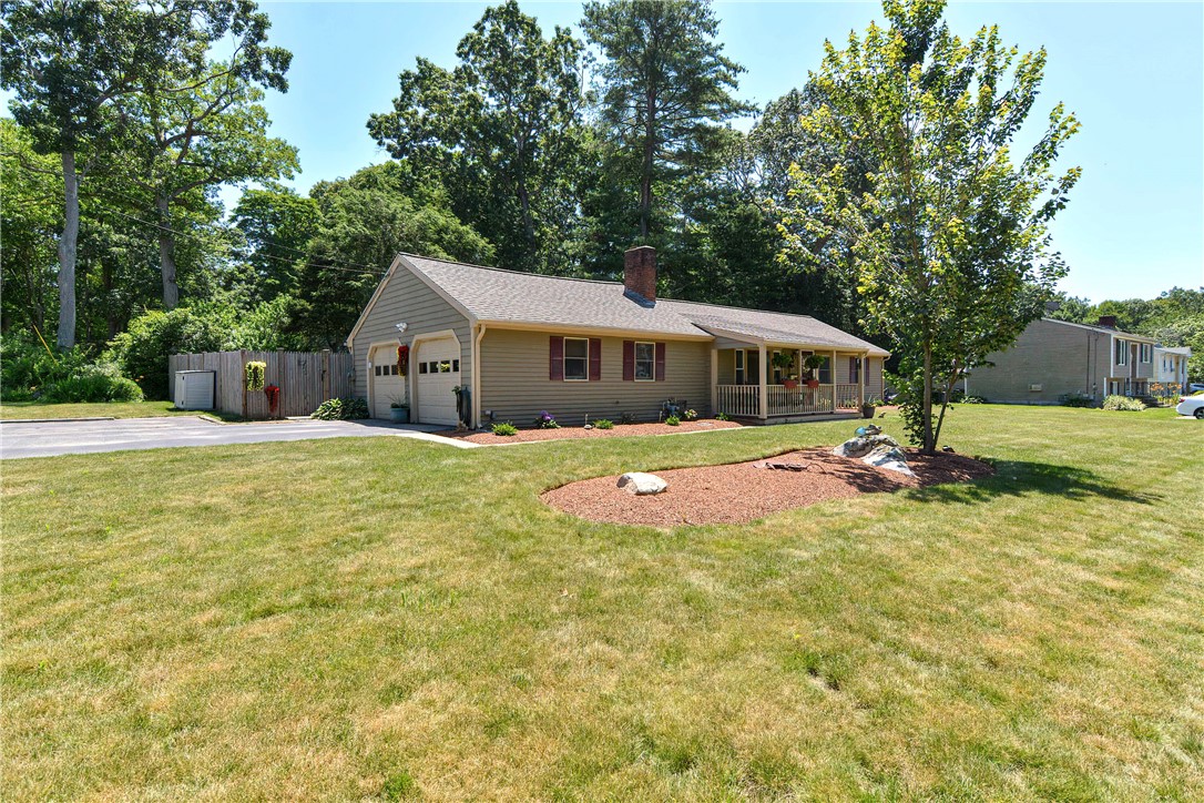 22 Hazelton Road Barrington, RI 02806 - Photo 4 of 30