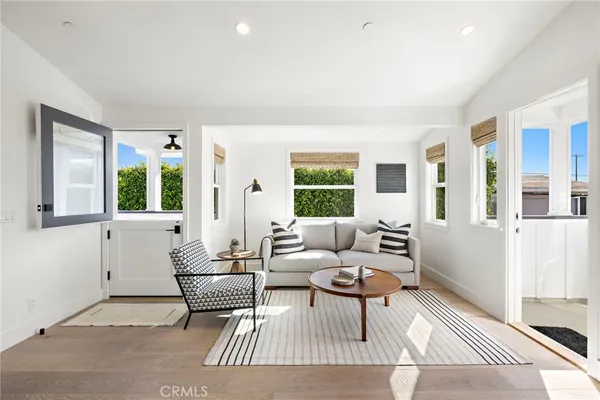 $4,750 | 326 Locust Street, Laguna Beach, CA 92651