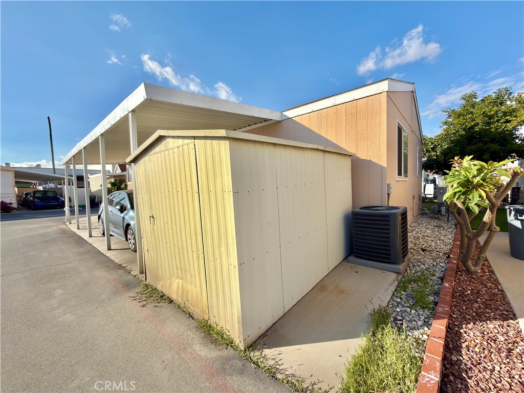 28 Walnut, Unit 28 Anaheim, CA 92801 - Photo 5 of 22