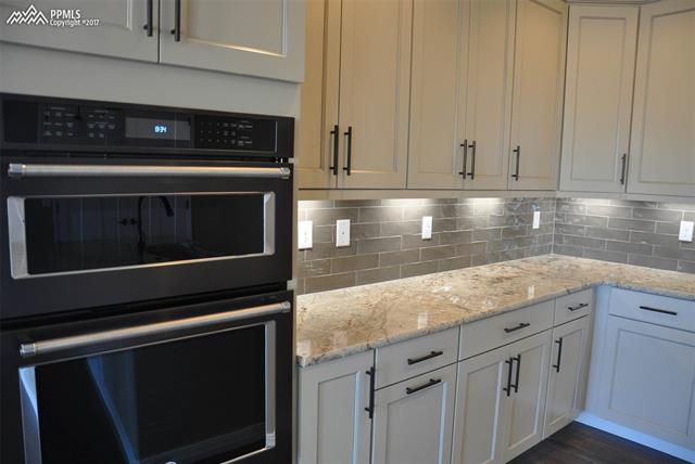 2024 Ruffino Drive Colorado Springs, CO 80921 - Photo 4 of 22