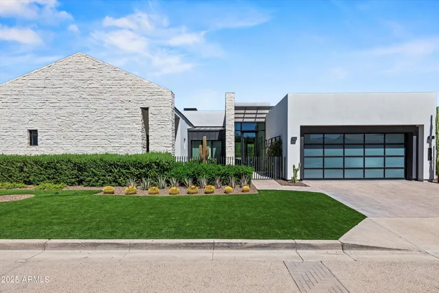 $5,399,000 | 6838 East Joshua Tree Lane, Paradise Valley, AZ 85253