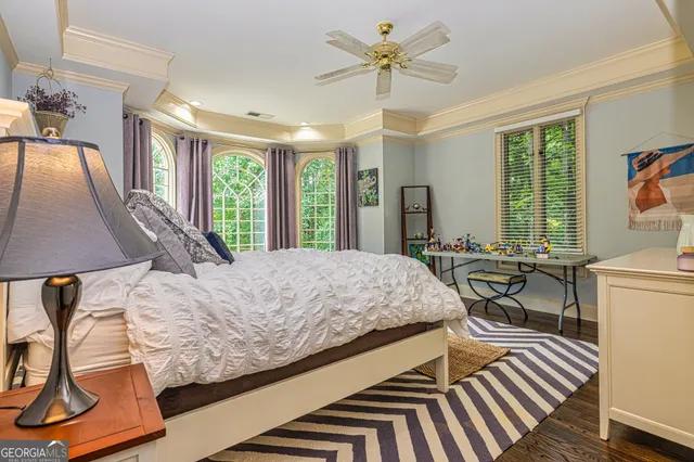 a view of entryway with a front door