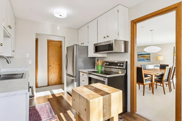 $169,900 | 100 Imperial Drive West, Unit 404, West St. Paul, MN 55118