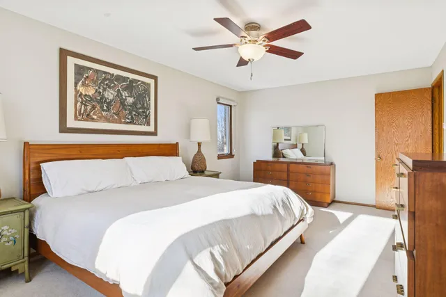 $169,900 | 100 Imperial Drive West, Unit 404, West St. Paul, MN 55118